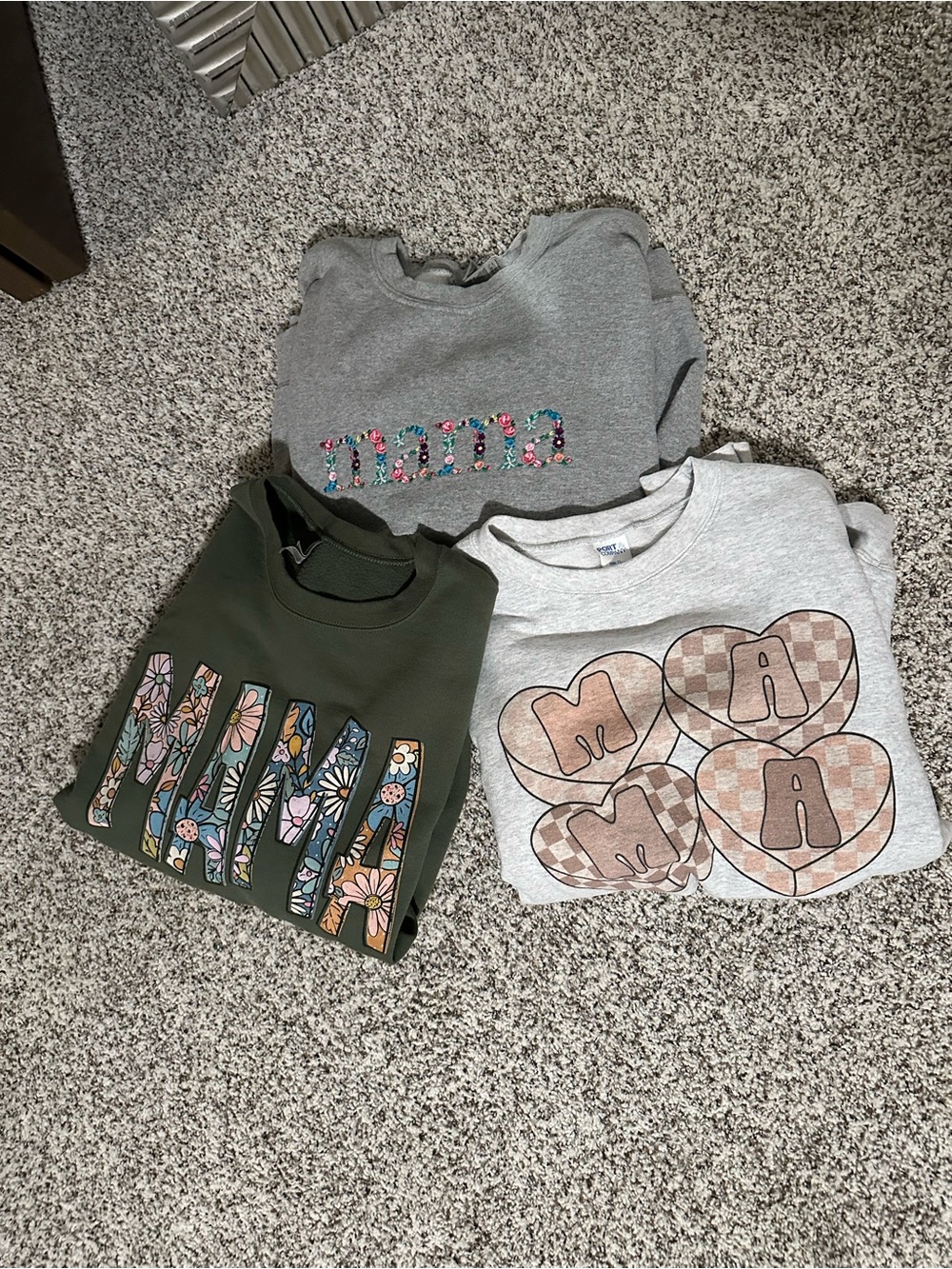 Crewneck Sweatshirt - Green Floral Graphic Mama Hoodies